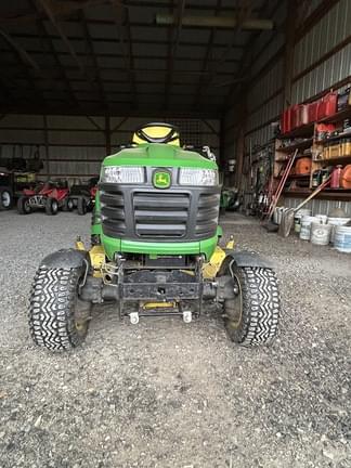 Image of John Deere X738 equipment image 1