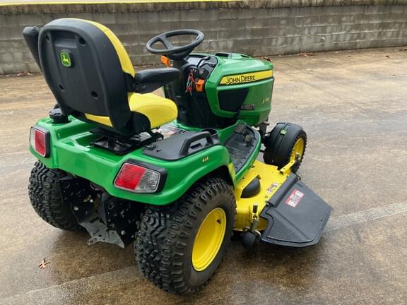 Image of John Deere X738 equipment image 3