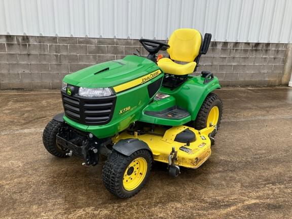Image of John Deere X738 equipment image 1