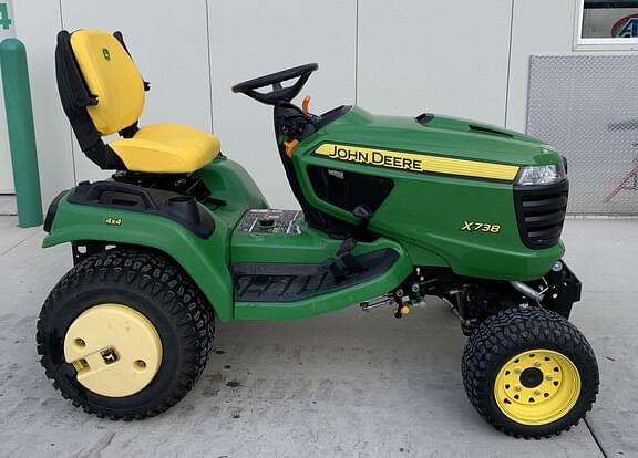 Image of John Deere X738 equipment image 1