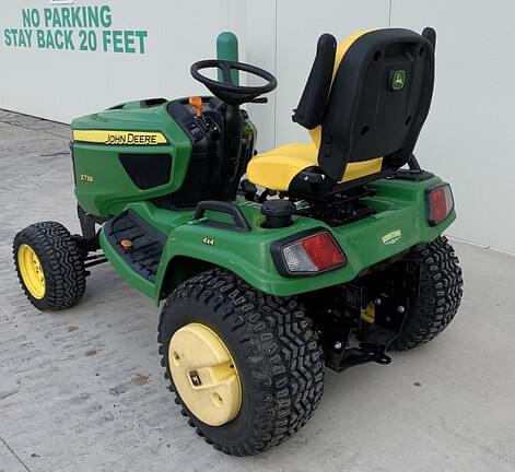 Image of John Deere X738 equipment image 4