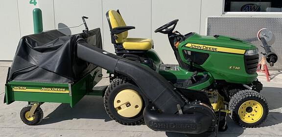 Image of John Deere X738 equipment image 1