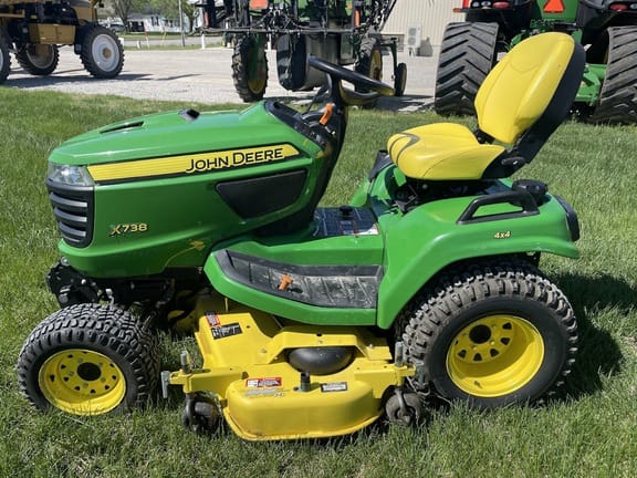 Main image John Deere X738
