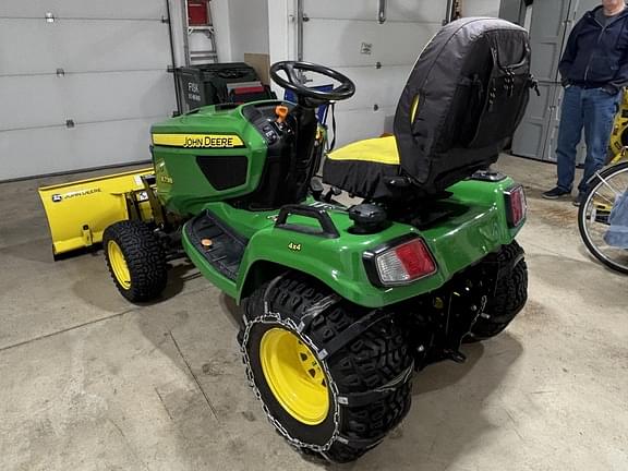 Image of John Deere X738 equipment image 4