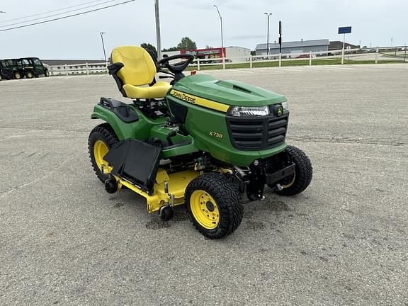 Image of John Deere X738 equipment image 2