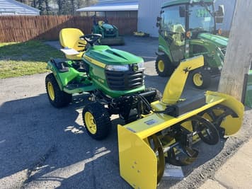 Main image John Deere X738