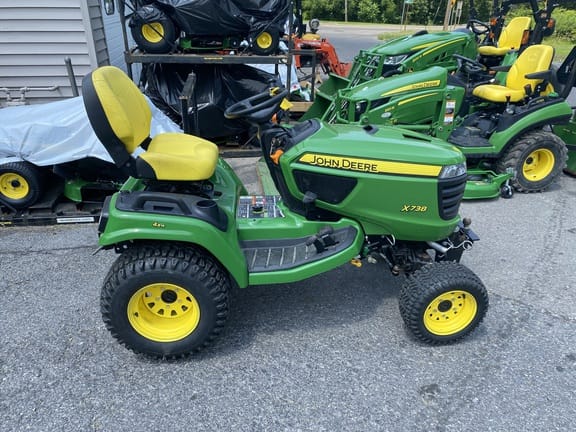 Main image John Deere X738