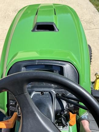 Image of John Deere X738 equipment image 4