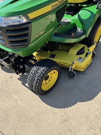 Image of John Deere X738 equipment image 2