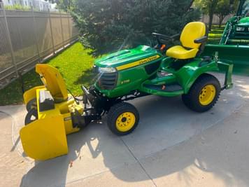 Main image John Deere X738