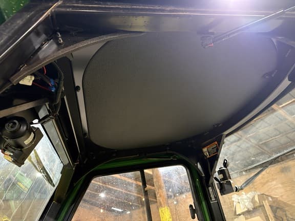 Image of John Deere X739 equipment image 4