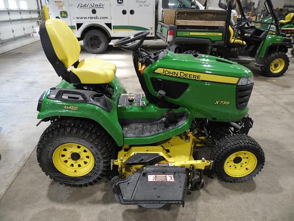 Image of John Deere X739 equipment image 1