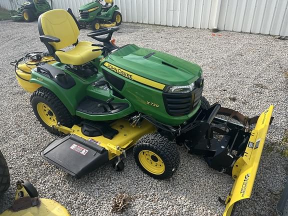 Image of John Deere X739 equipment image 1