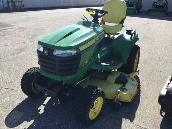 Image of John Deere X739 equipment image 2