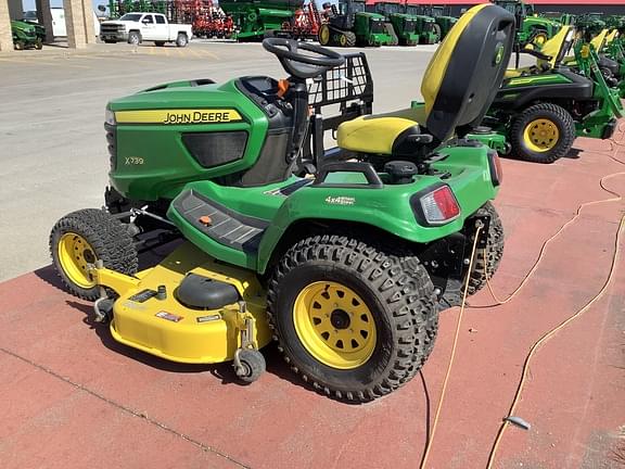 Image of John Deere X739 equipment image 3