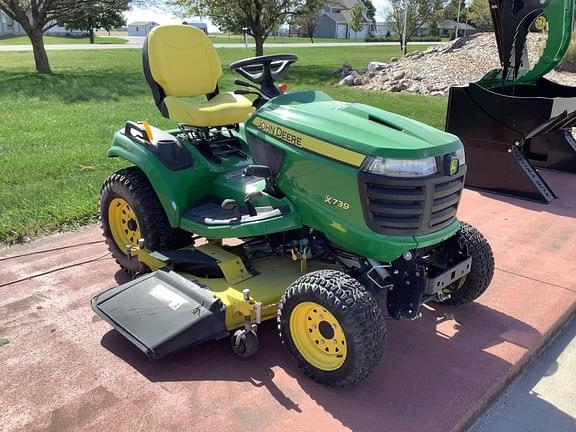 Image of John Deere X739 Primary image