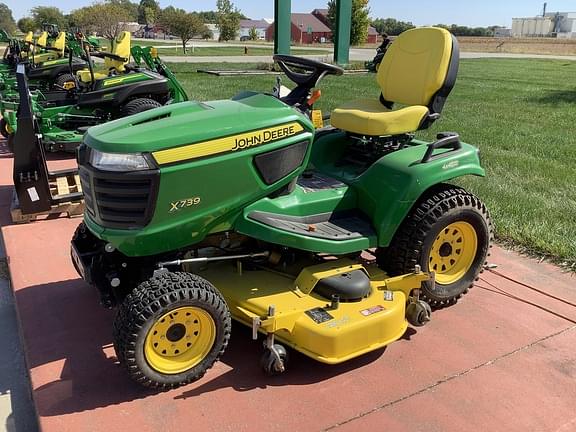 Image of John Deere X739 equipment image 2