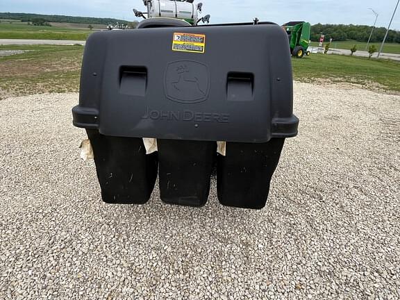 Image of John Deere X739 equipment image 4