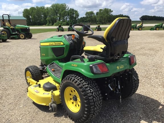2018 John Deere X739 Equipment Image0