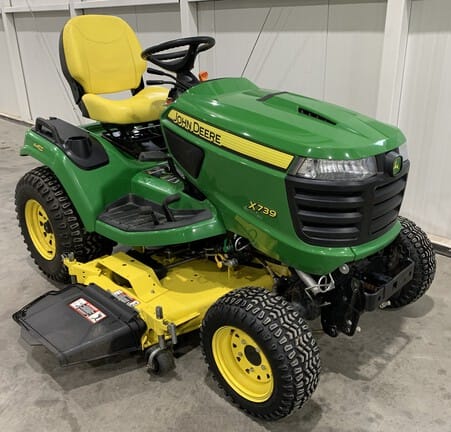 Main image John Deere X739