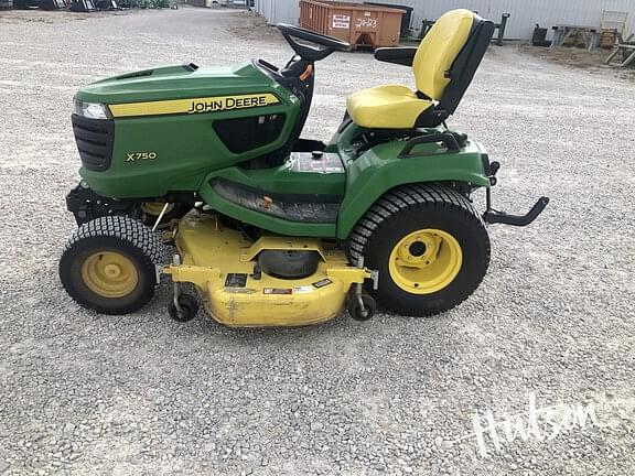 Image of John Deere X750 equipment image 3