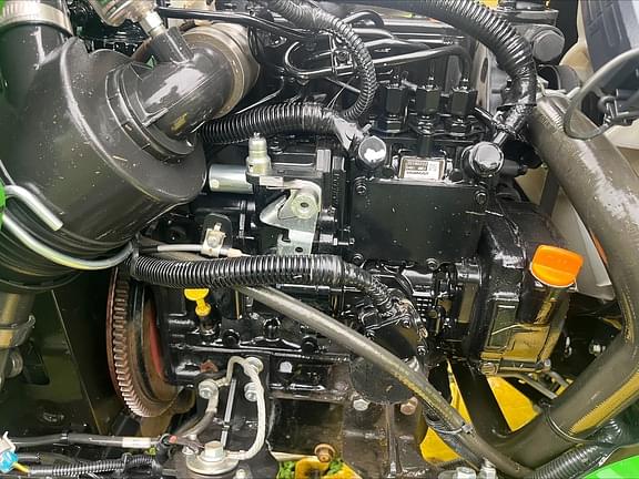 Image of John Deere X750 equipment image 1
