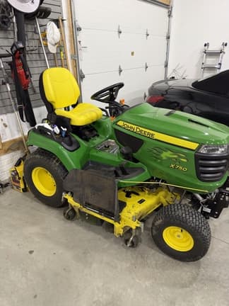 Image of John Deere X750 equipment image 2