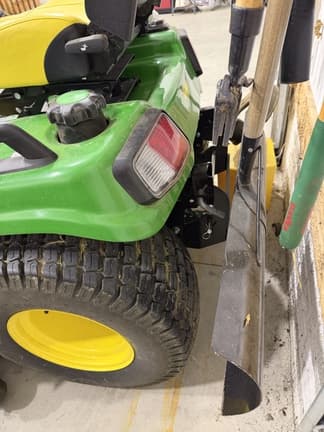 Image of John Deere X750 equipment image 4