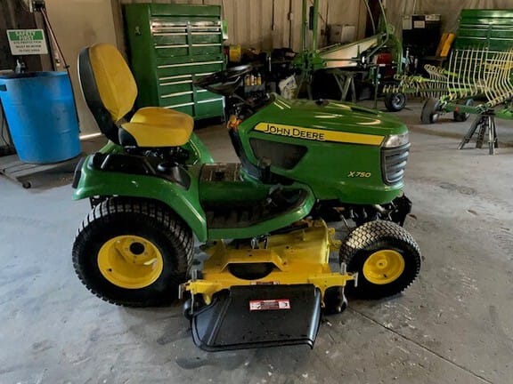 2018 John Deere X750 Equipment Image0