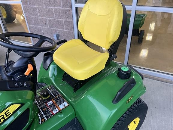 Image of John Deere X754 equipment image 4