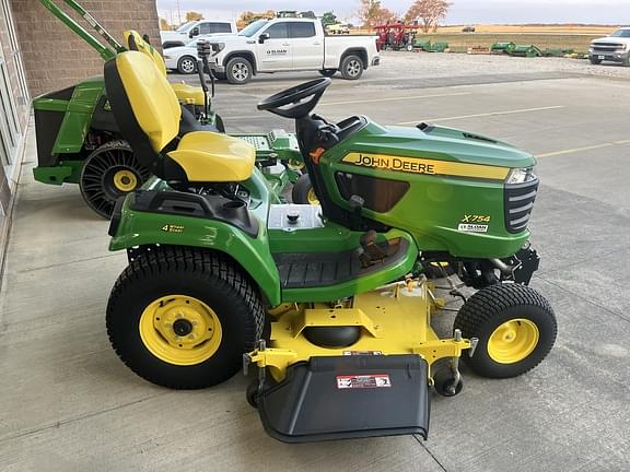 Image of John Deere X754 equipment image 2