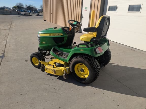 Image of John Deere X754 equipment image 2