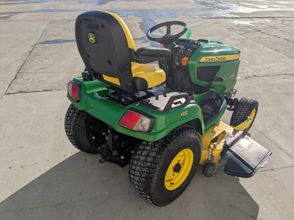 Image of John Deere X754 equipment image 4