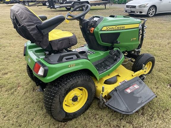 Image of John Deere X754 equipment image 1