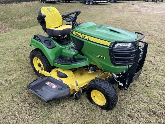 Image of John Deere X754 equipment image 2