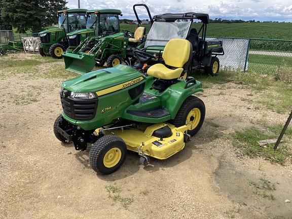 Image of John Deere X754 equipment image 2