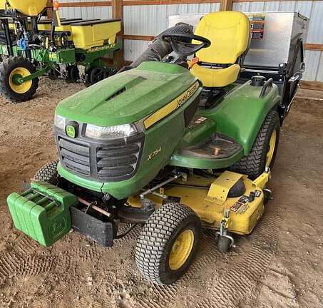 Image of John Deere X754 equipment image 4