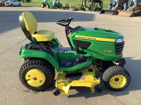 Image of John Deere X758 equipment image 4