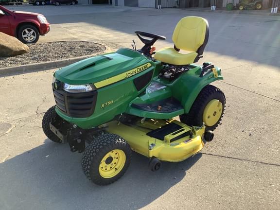 Image of John Deere X758 equipment image 2