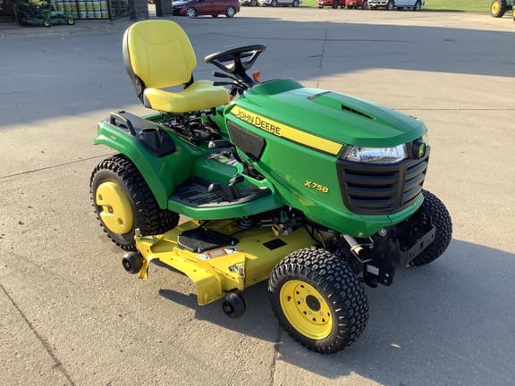 2018 John Deere X758 Equipment Image0