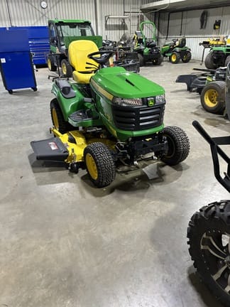 2018 John Deere X758 Equipment Image0