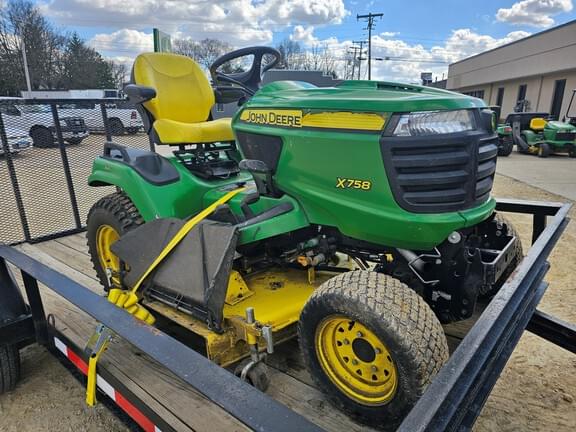 Image of John Deere X758 equipment image 1