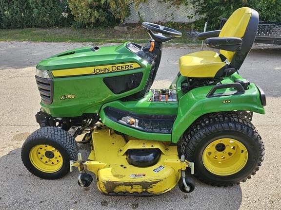 Image of John Deere X758 equipment image 1