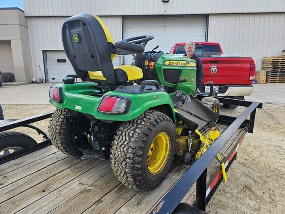 Image of John Deere X758 equipment image 3