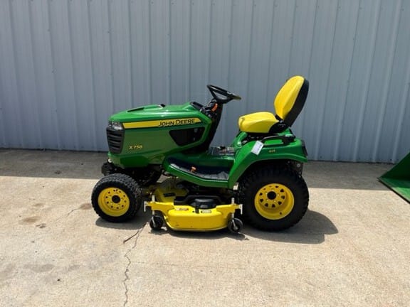 Main image John Deere X758