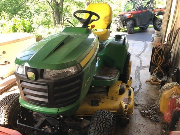 2018 John Deere X758 Equipment Image0