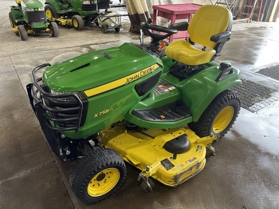 Main image John Deere X758