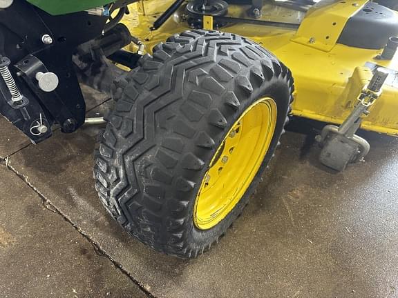 Image of John Deere X758 equipment image 1