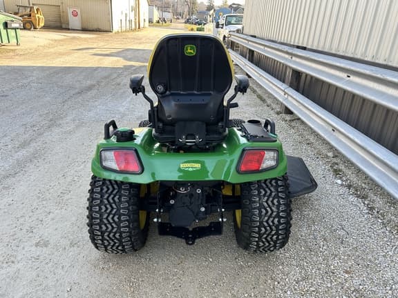 Image of John Deere X758 equipment image 4