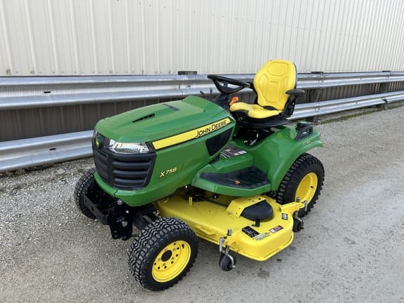 Image of John Deere X758 equipment image 2